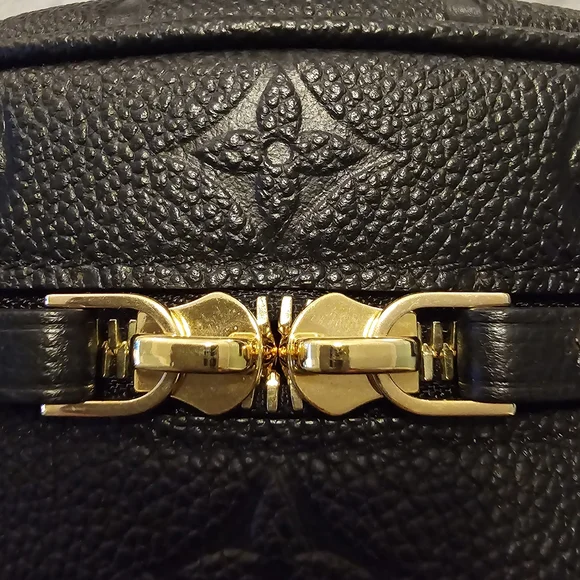 Louis Vuitton Boite Chapeau Souple MM Crossbody Bag - Picture 11 of 17